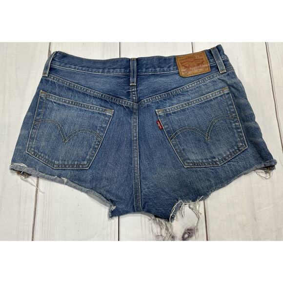 Levi’s 501 Shorts Women Size 29 High Rise Button Fly Cut Off Distressed NWOT - Picture 2 of 6